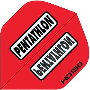 Das Bild zeigt einen roten Dartflight mit der Aufschrift "PENTATHLON" in schwarzer und weißer Schrift. In der unteren Ecke steht "HD150".